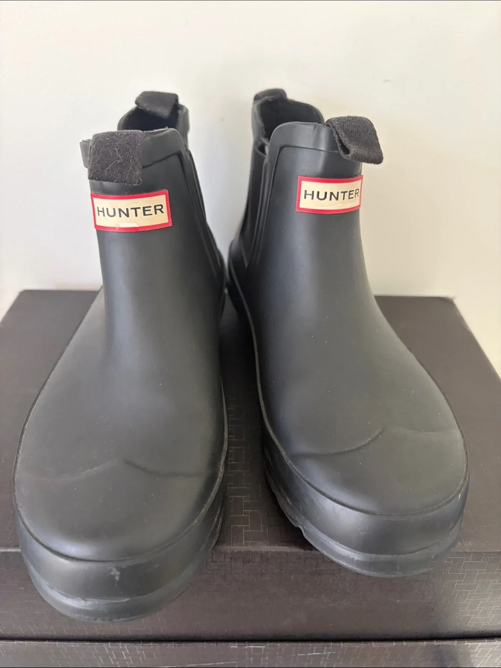 Hunter Black Men’s Chelsea Rain Boots with Red Logo